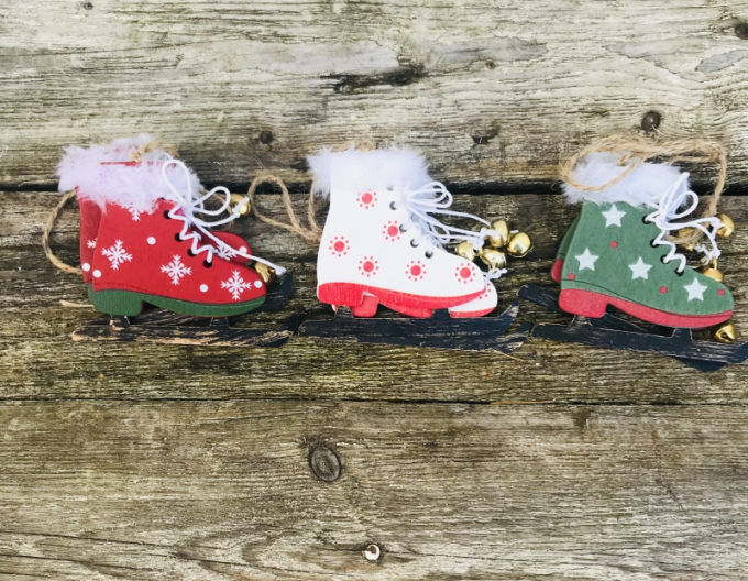 Dekorative hölzerne Schlittschuhe für hängende Satz 3pcs