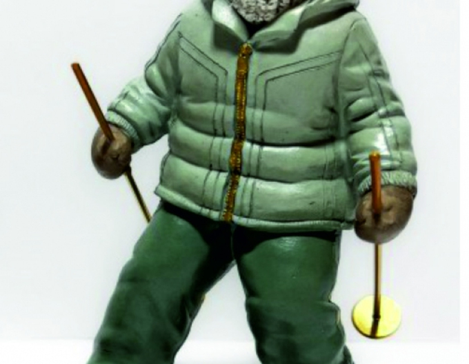 Figur eines Skifahrers 20cm